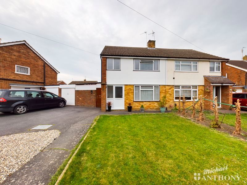 Finmere Crescent, Aylesbury HP21  