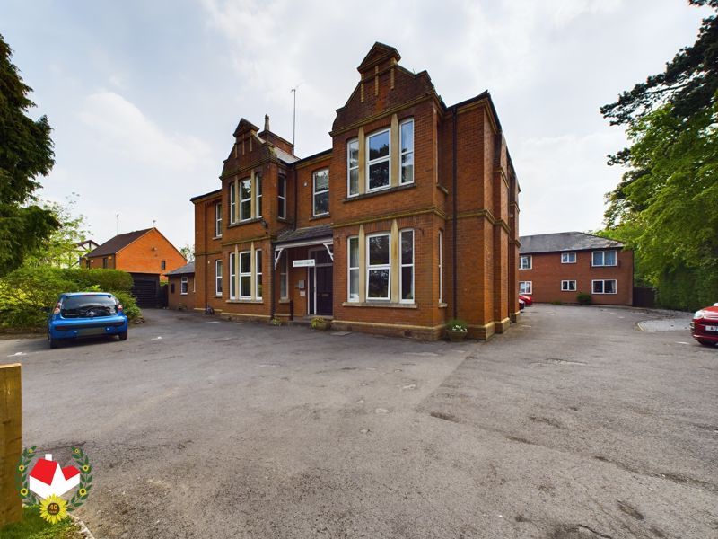 1 bed flat for sale in Hucclecote Road, Hucclecote, Gloucester GL3, £