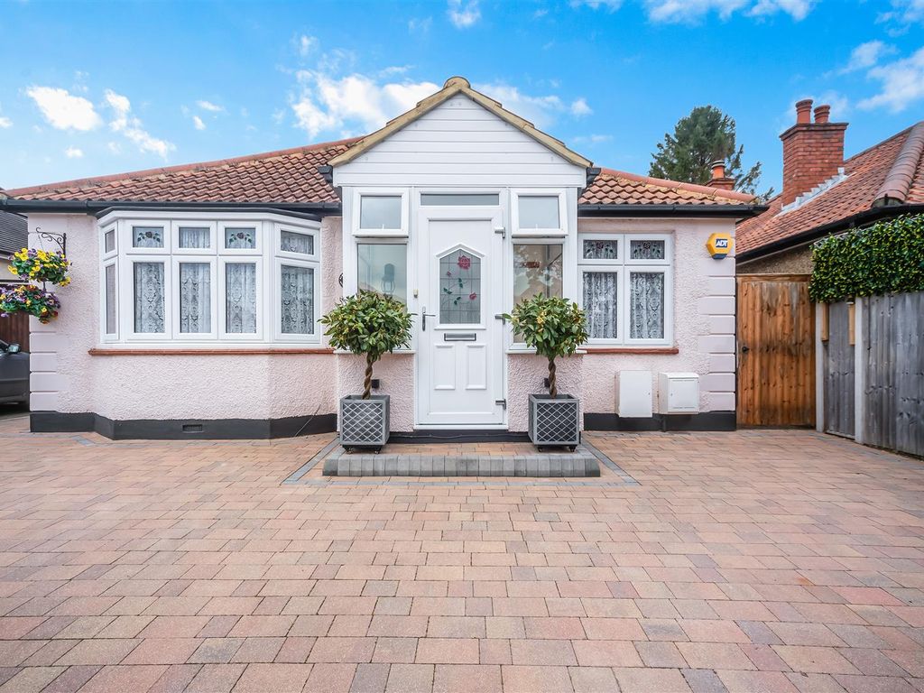 3 bed detached bungalow for sale in Lansdowne Road, West Ewell, Epsom KT19 Zoopla