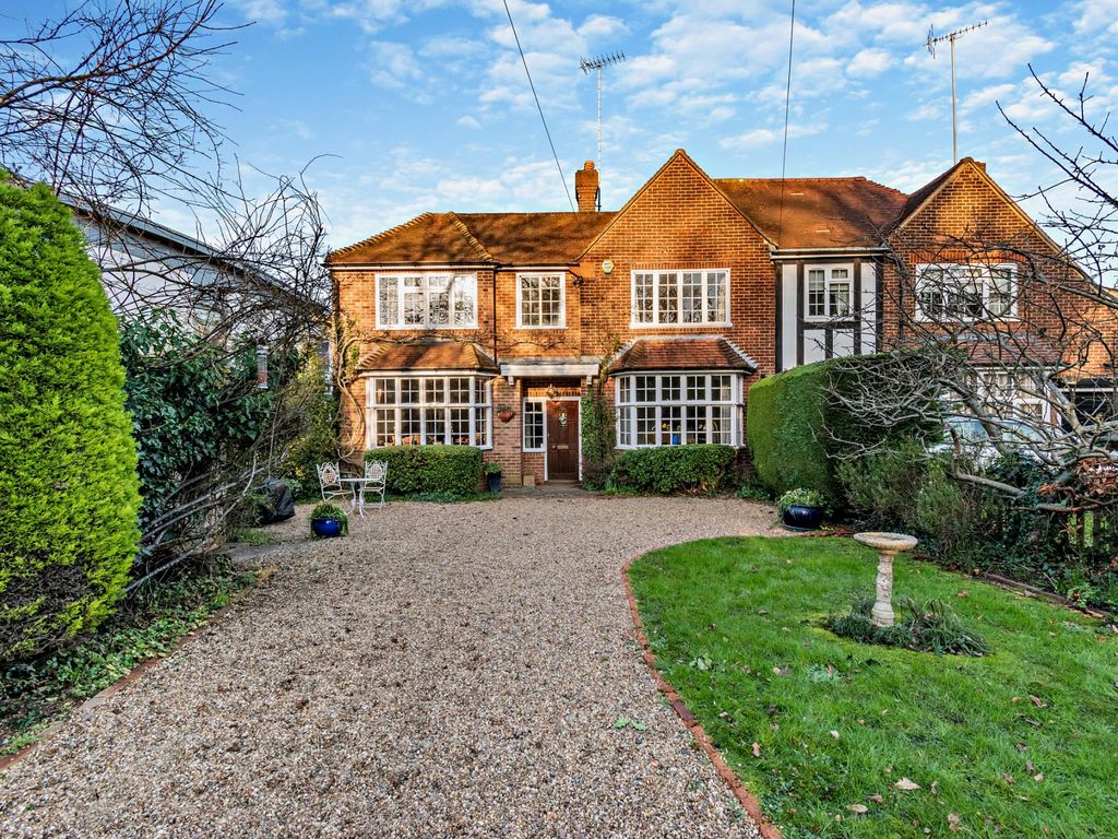 4 bed semidetached house for sale in Moor Park Road, Northwood HA6, £