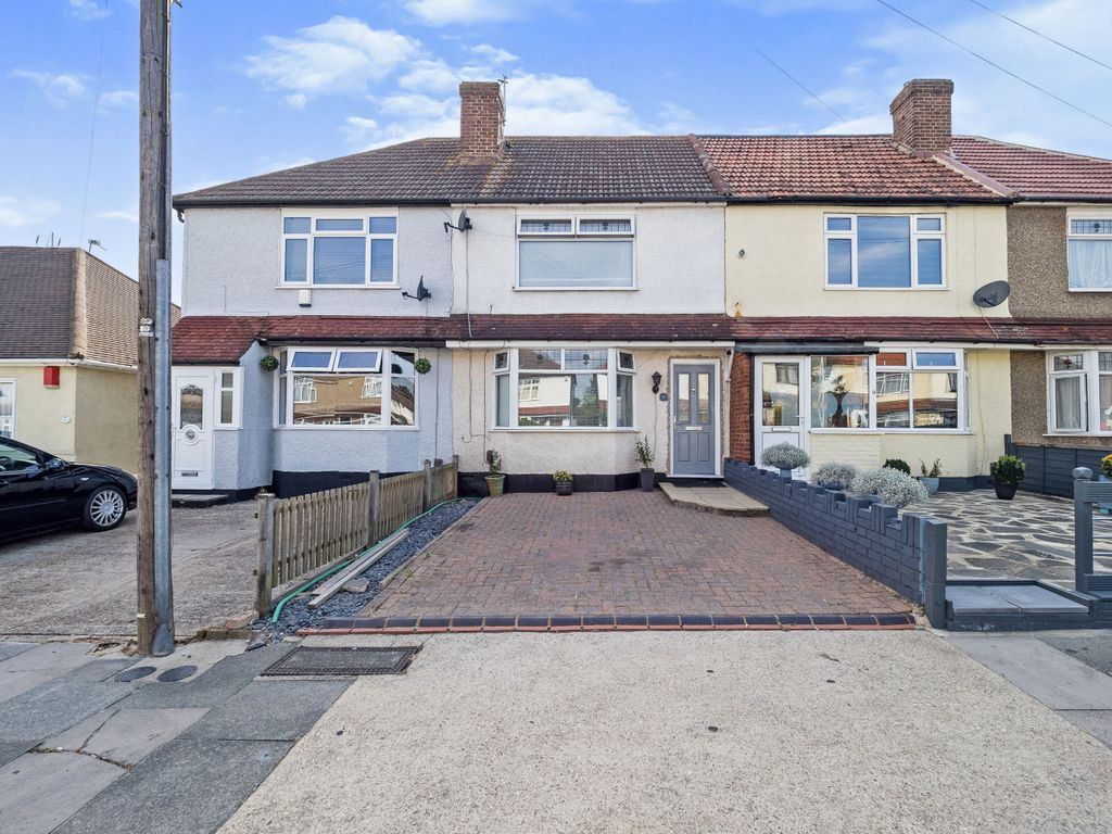 3 bed terraced house for sale in Tennyson Road, Romford RM3 Zoopla