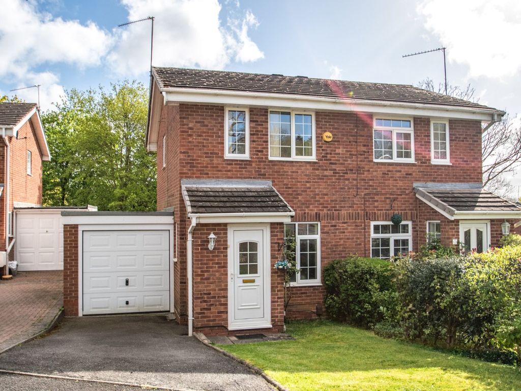 2 bed semidetached house to rent in Mitcheldean Close, Redditch