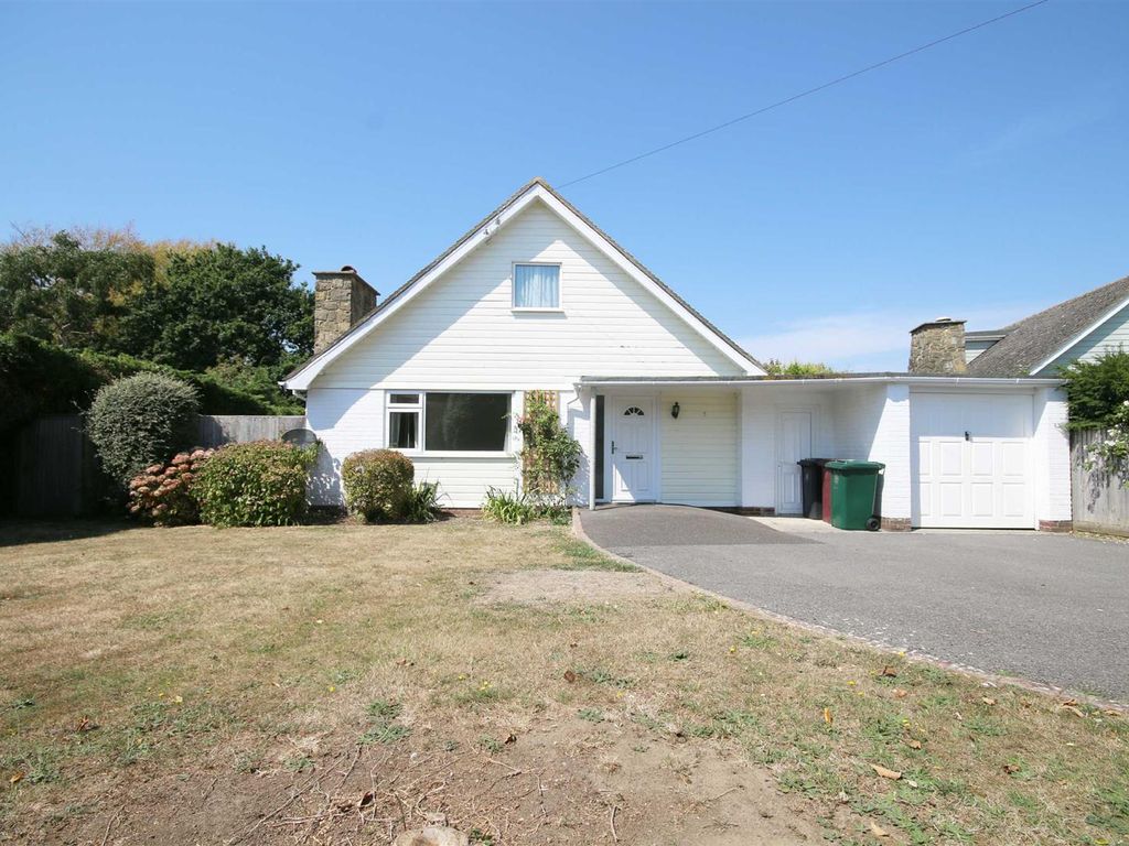 3 bed detached house to rent in The Wad, West Wittering, Chichester