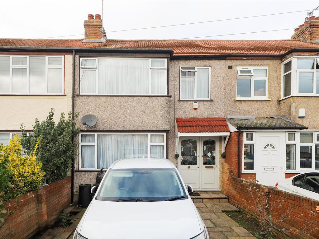 3 bed terraced house for sale in Lynhurst Road, Hillingdon UB10, £500,000 Zoopla