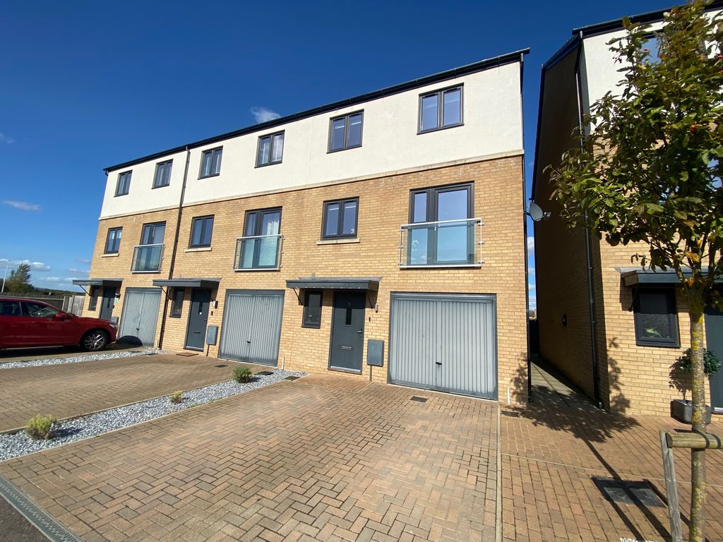 5 bed end terrace house for sale in Jones Hill, Peterborough PE7, £