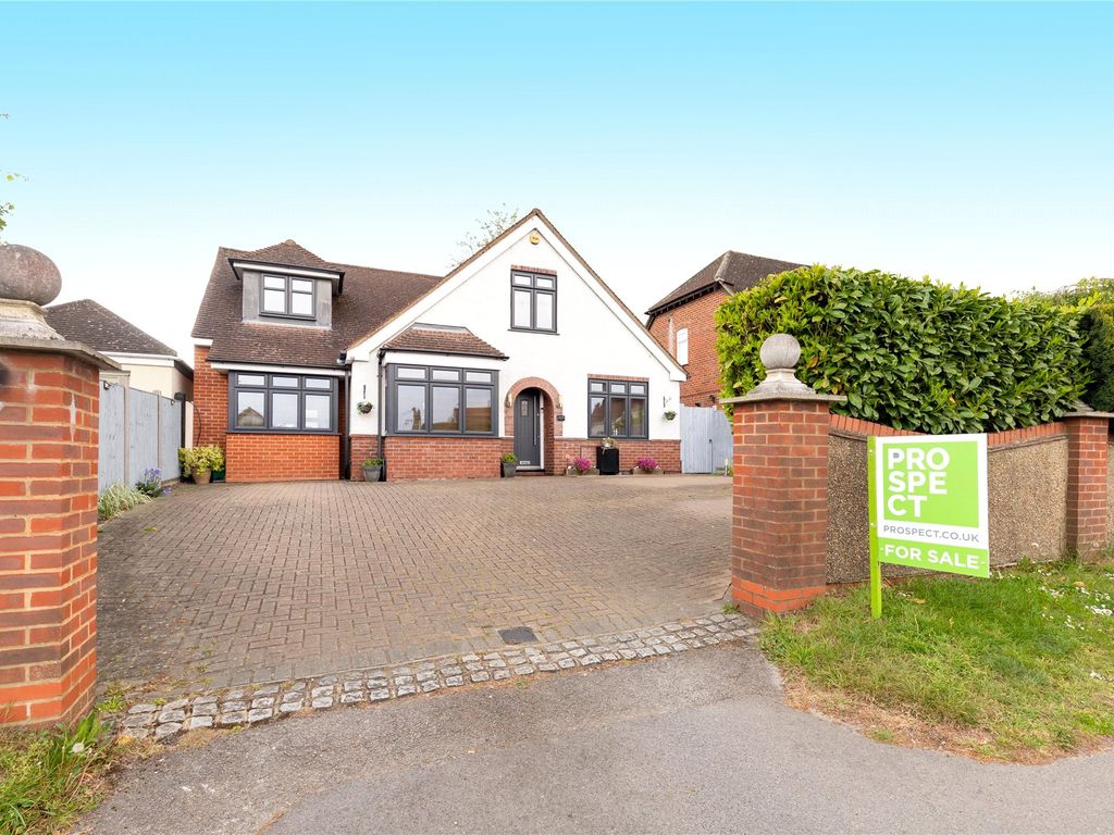 5 bed detached house for sale in Loddon Bridge Road, Woodley, Reading