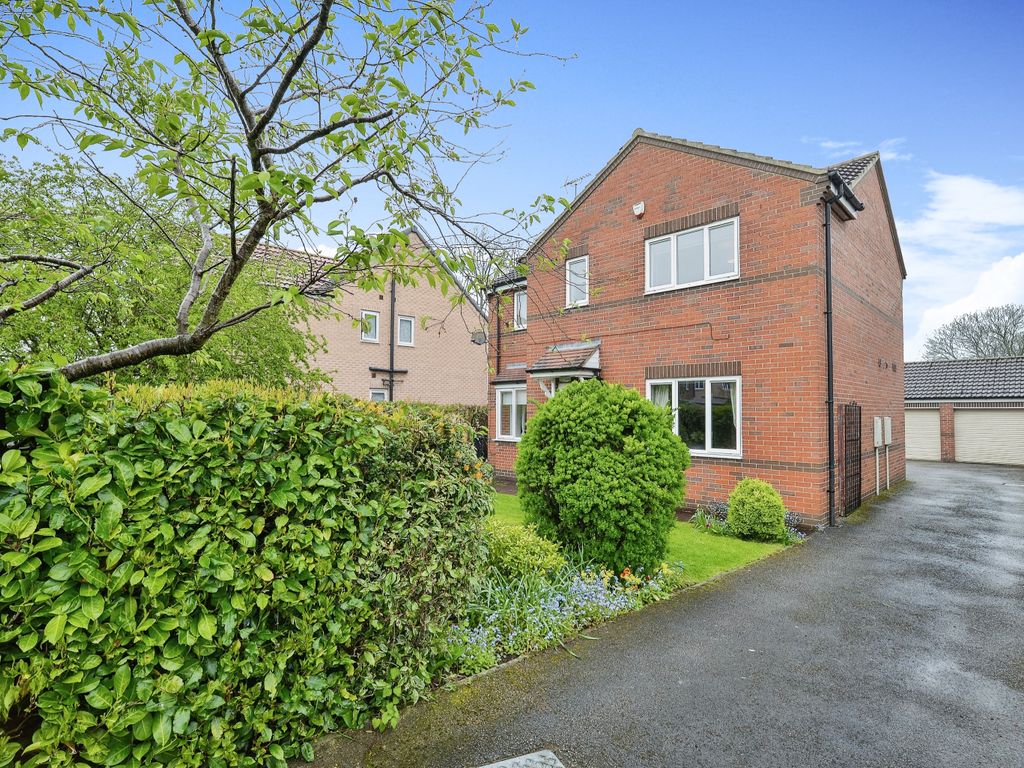 4 bed detached house for sale in St. Helens Close, Northallerton DL7