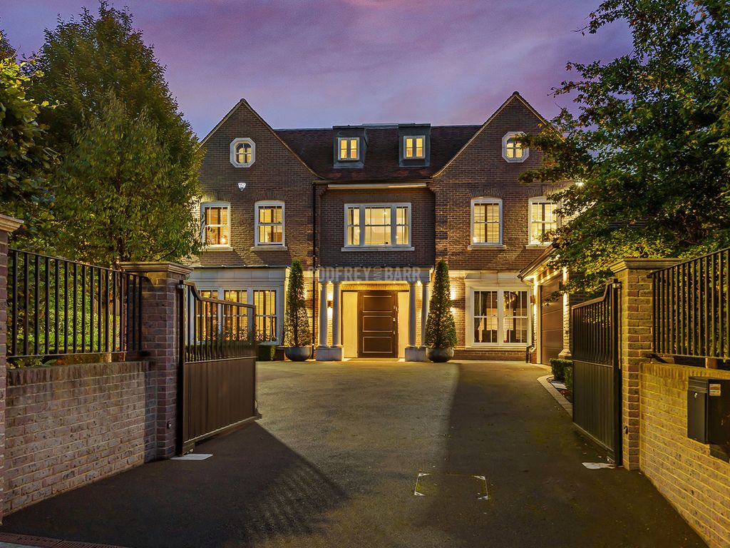 7 bed detached house for sale in Uphill Road, London NW7 Zoopla