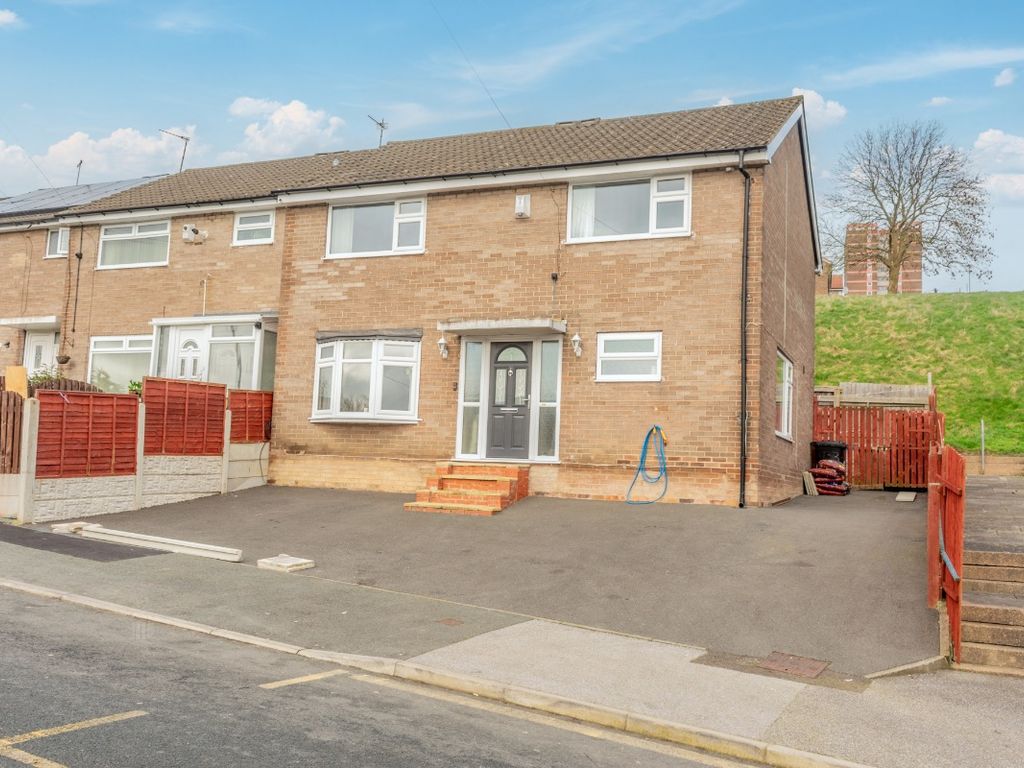 4 bed end terrace house for sale in Gamble Hill Drive, Bramley, Leeds