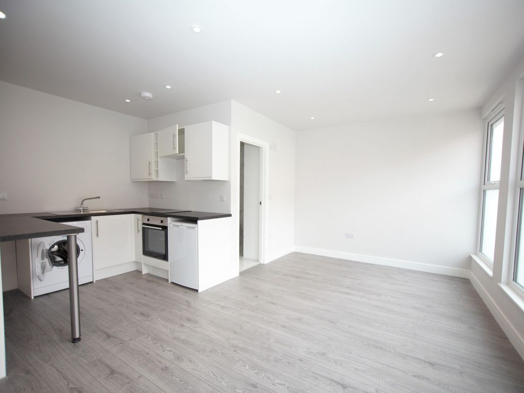 Studio to rent in Brent Street, Hendon NW4, £1,250 pcm Zoopla