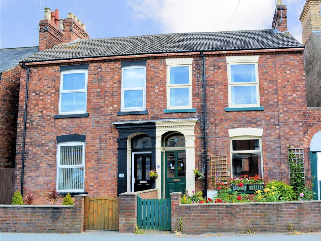 4 bed semidetached house for sale in Doncaster Road, Selby YO8, £