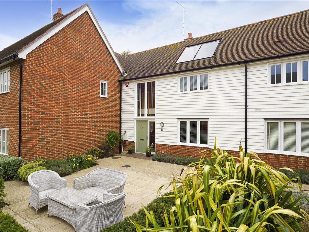 3 bed terraced house for sale in Wealden Square, Lenham, Maidstone ME17