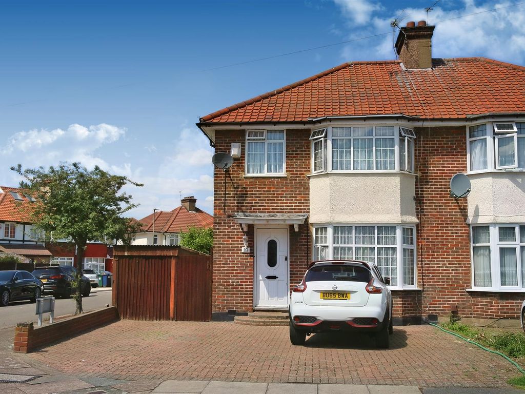 3 bed semidetached house for sale in Meadow Gardens, Edgware HA8 Zoopla