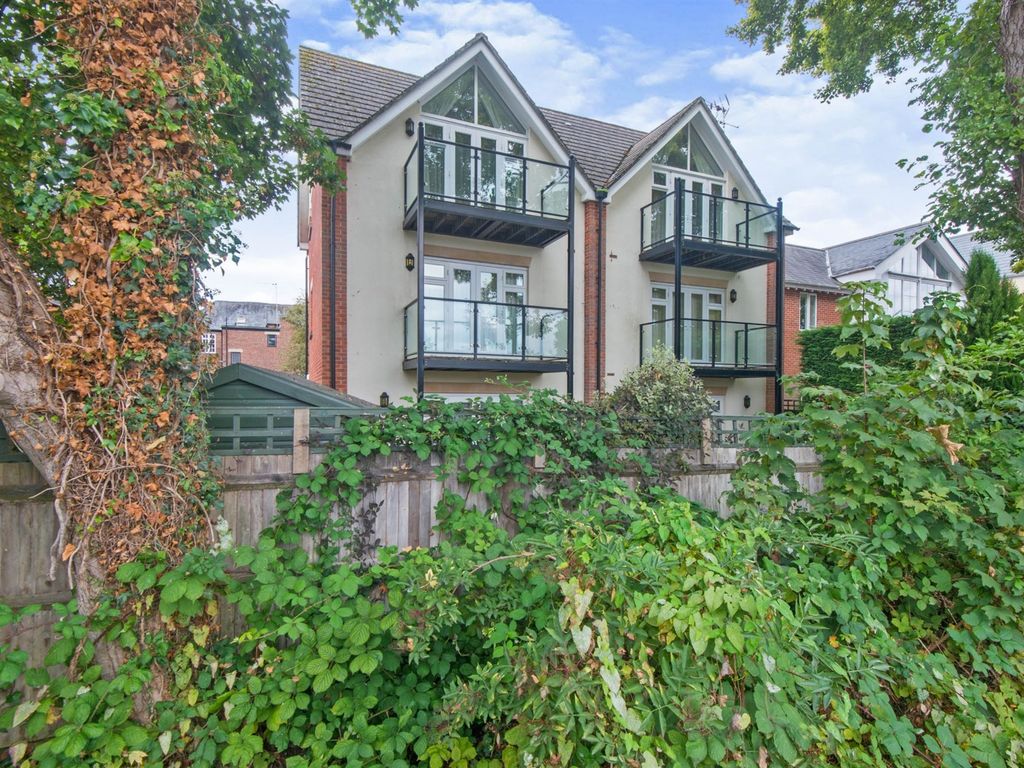 2 bed flat for sale in Bell Street, Romsey SO51 Zoopla