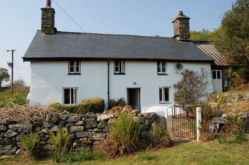 3 bed detached house to rent in Llanfachreth, Dolgellau LL40, £1,250