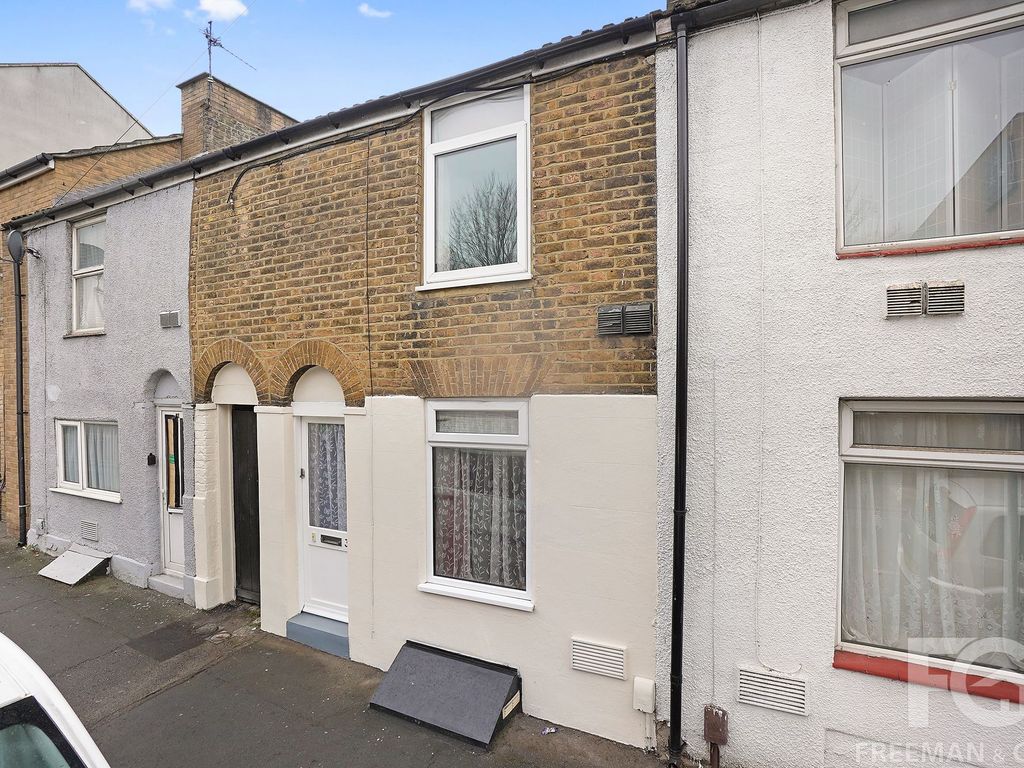 2 bed terraced house for sale in Arden Street, Gillingham ME7 Zoopla