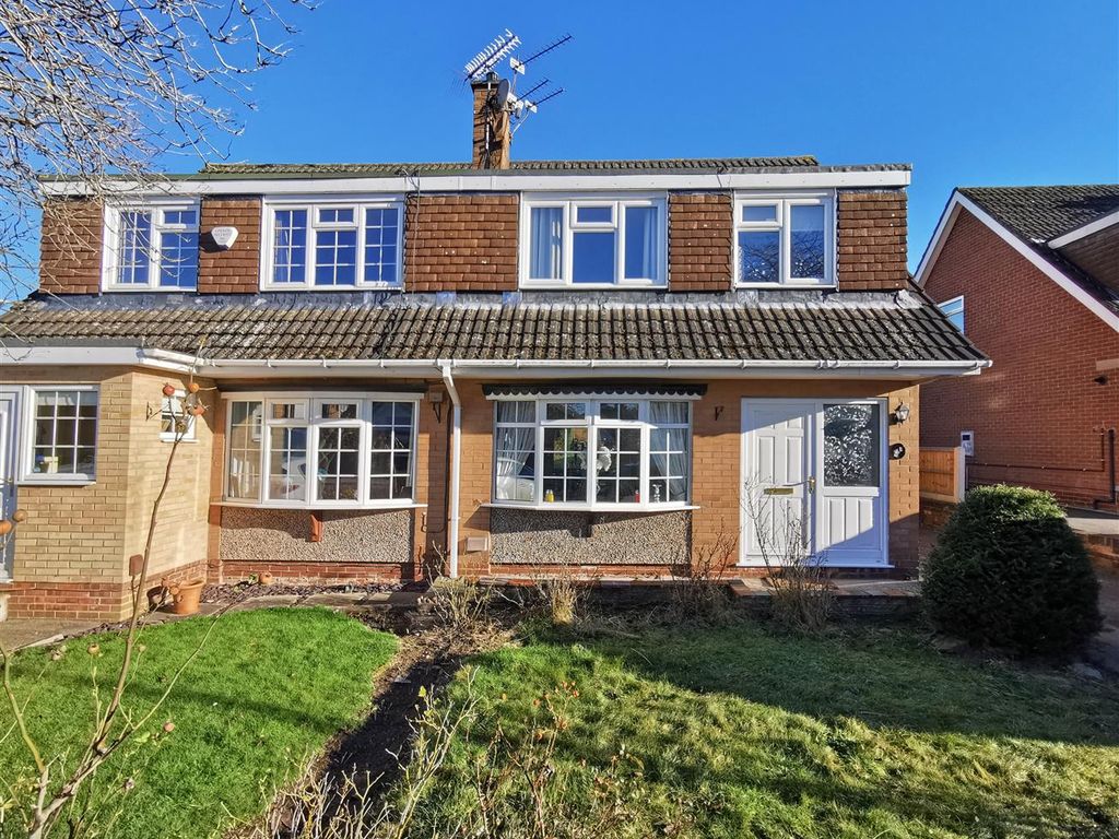 3 bed semidetached house for sale in Chilson Drive, Mickleover, Derby