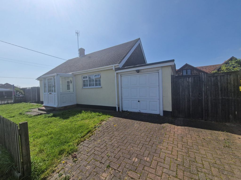 2 bed detached bungalow for sale in Point Road, Canvey Island SS8, £