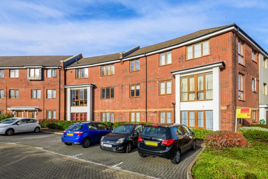 2 bed flat for sale in Basingstoke, Hampshire RG24 Zoopla