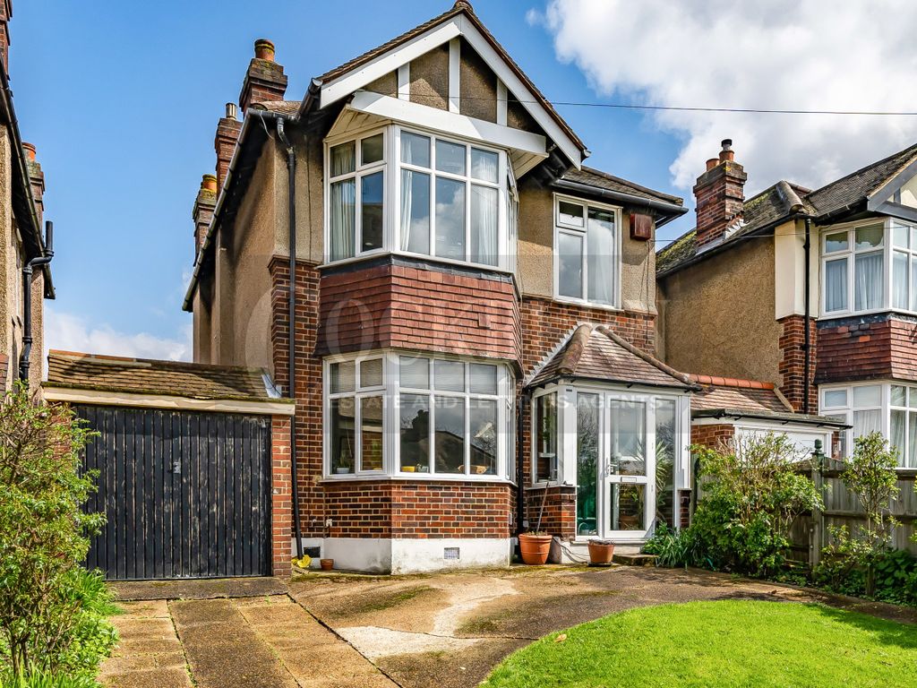 3 bed detached house for sale in Crouch Croft, London SE9 Zoopla