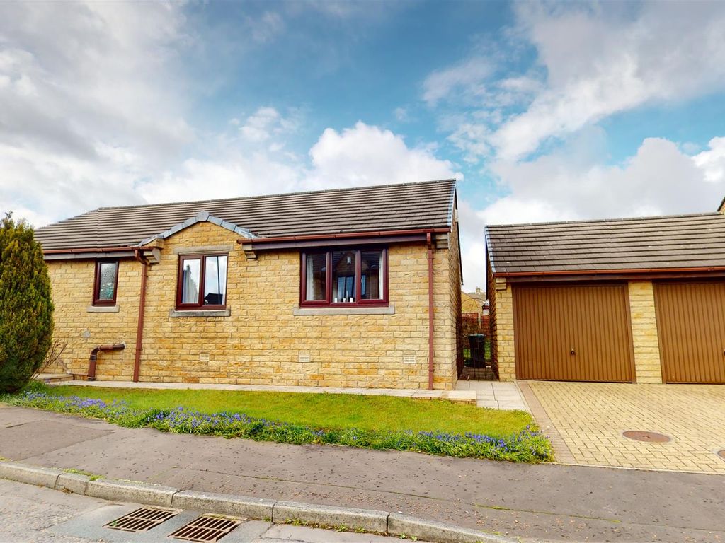 3 bed detached bungalow for sale in Howdenbrook, Shelf, Halifax HX3