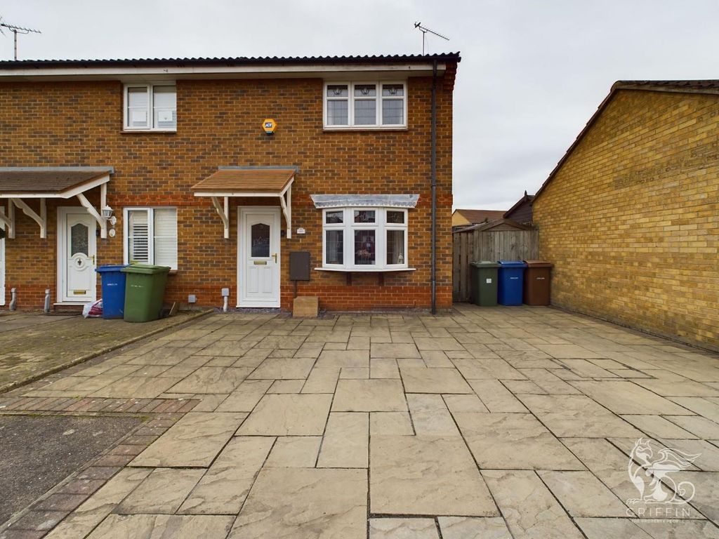 3 bed property for sale in Chelmer Drive, South Ockendon RM15 Zoopla
