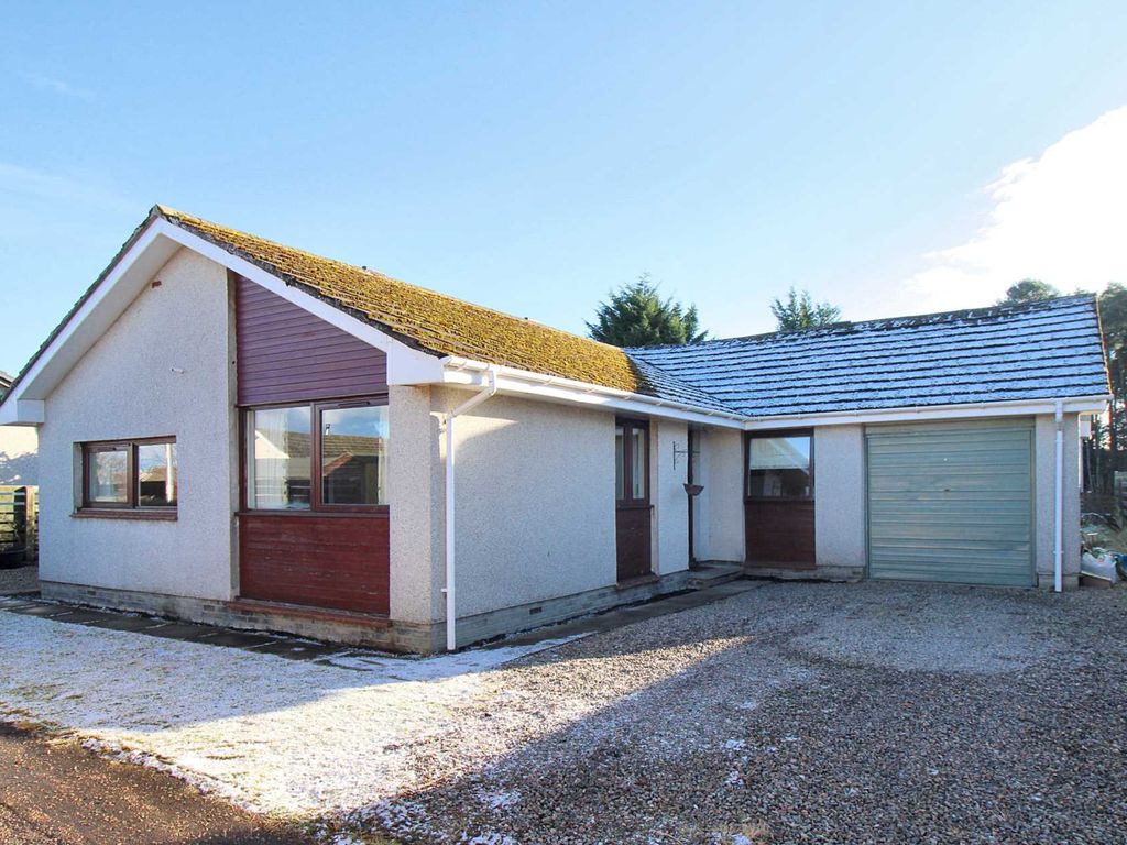 3 bed detached bungalow for sale in Hawthorn Gardens, Nairn IV12, £