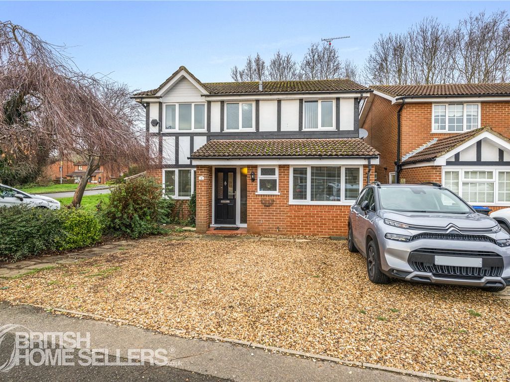 4 bed detached house for sale in Lichfield Drive, Northampton NN4, £390,000 Zoopla