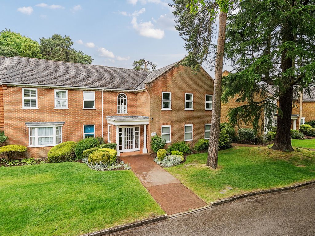 2 bed flat for sale in Fairlawn, Hall Place Drive, Weybridge KT13, £