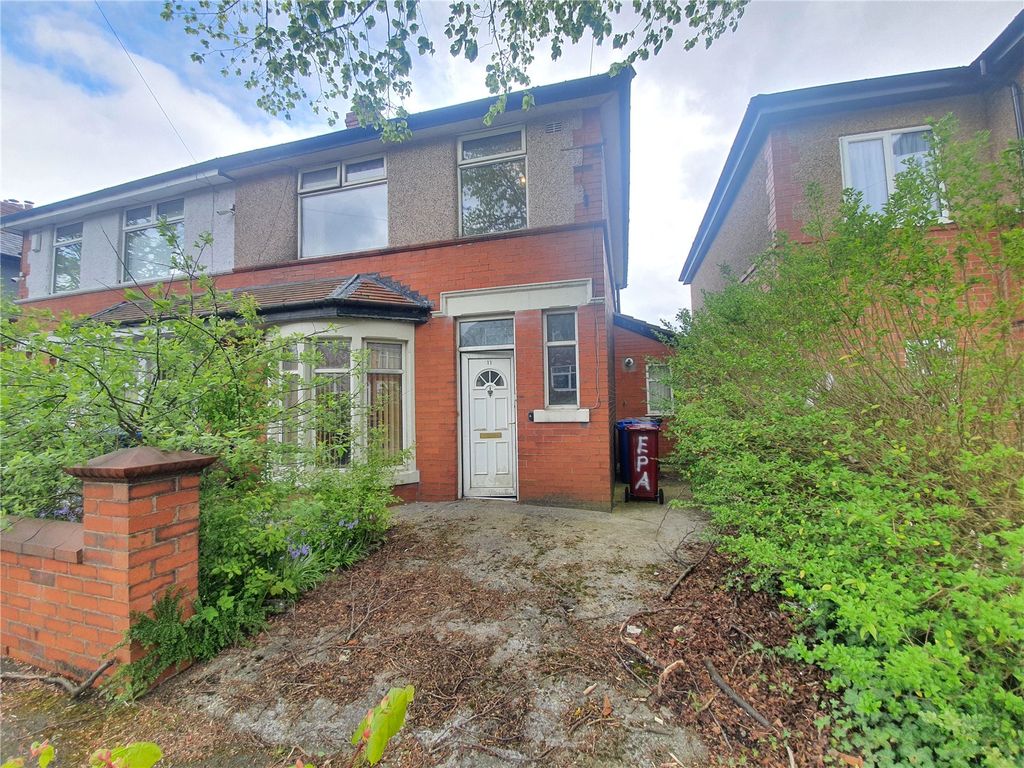 3 bed semidetached house for sale in East Park Avenue, Blackburn