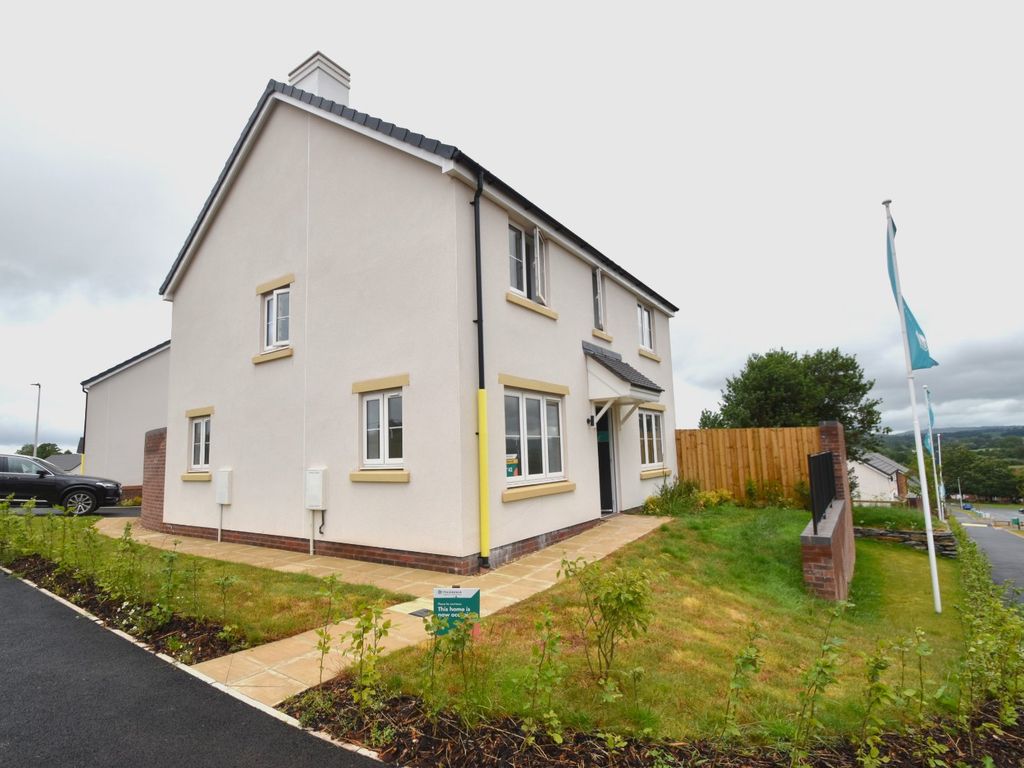 4 bed detached house to rent in Mill Gardens, Willand Road, Cullompton