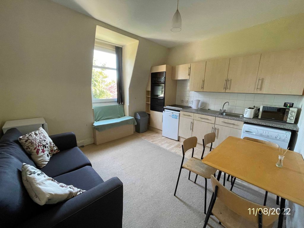 2 bed flat to rent in Bedford Road, Top Floor Left, Aberdeen AB24 Zoopla