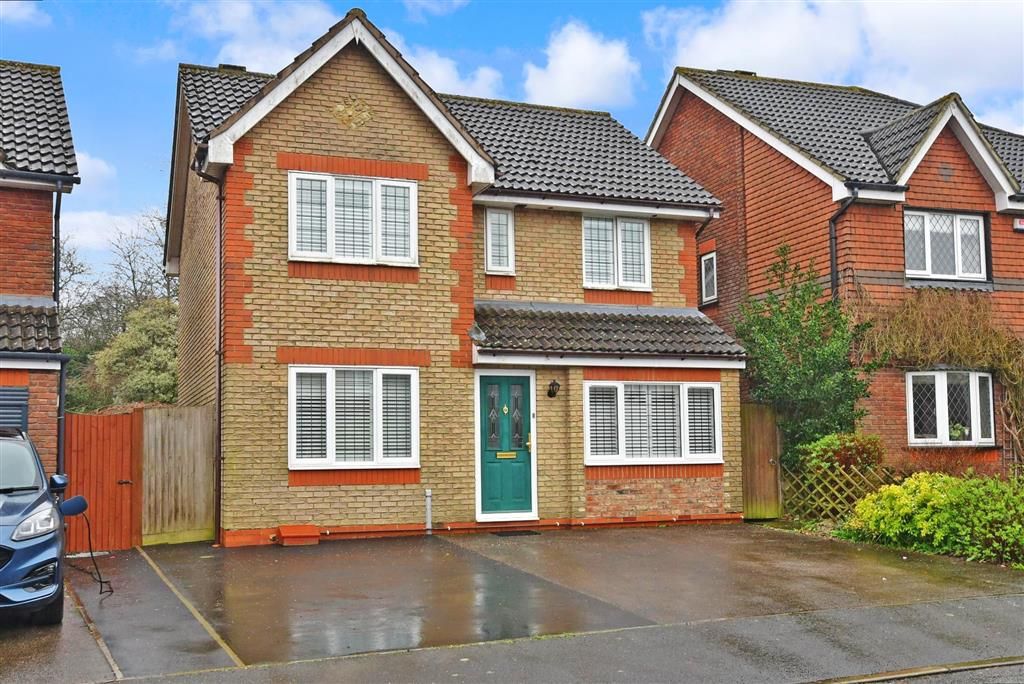 4 bed detached house for sale in Fairhurst Drive, East Farleigh