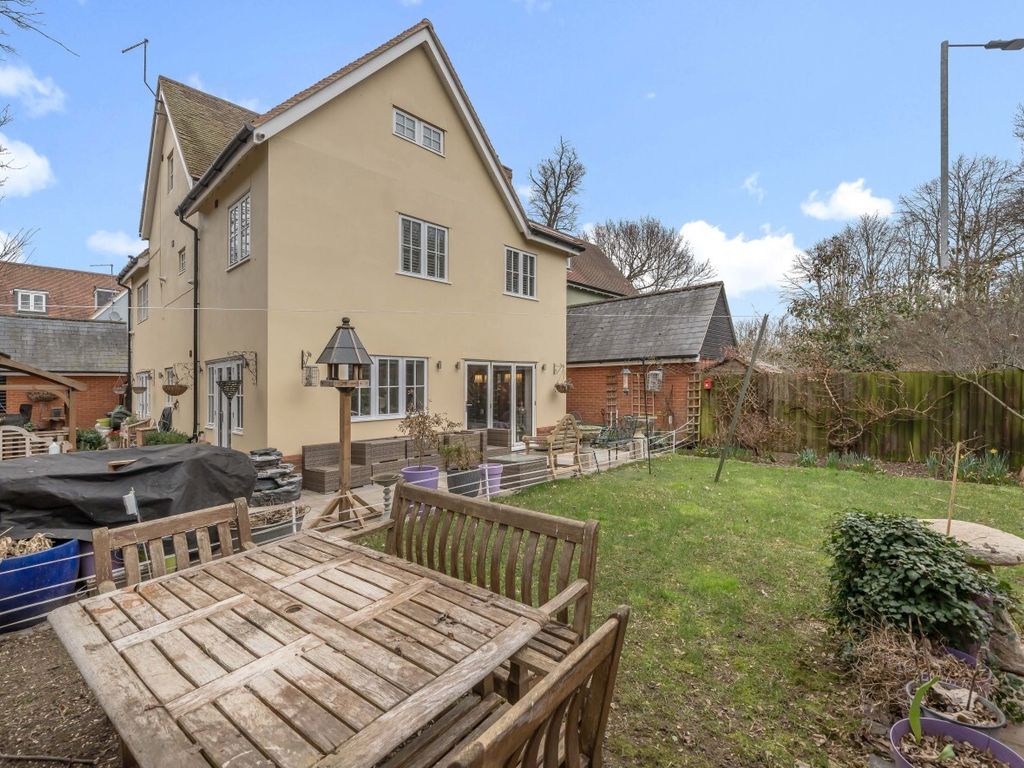 6 bed semidetached house for sale in Mulberry Gardens, Mulberry Green
