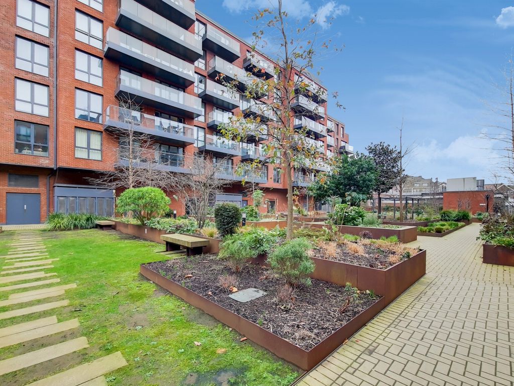 2 bed flat for sale in Apartment 5, Gaumont Place, Streatham Hill, Streatham SW2 Zoopla