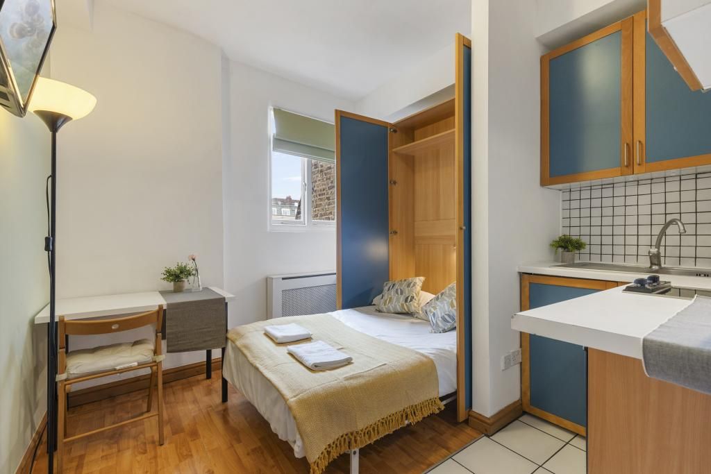 Studio to rent in West Cromwell Road, Earls Court, London SW5, £1,625 pcm Zoopla