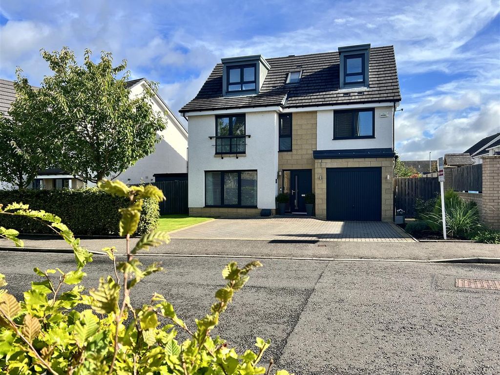5 bed detached house for sale in Candytoft Wynd, Ferniegair, Hamilton