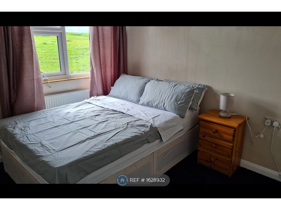 2 bed terraced house to rent in Knockhall Chase, Greenhithe DA9 Zoopla