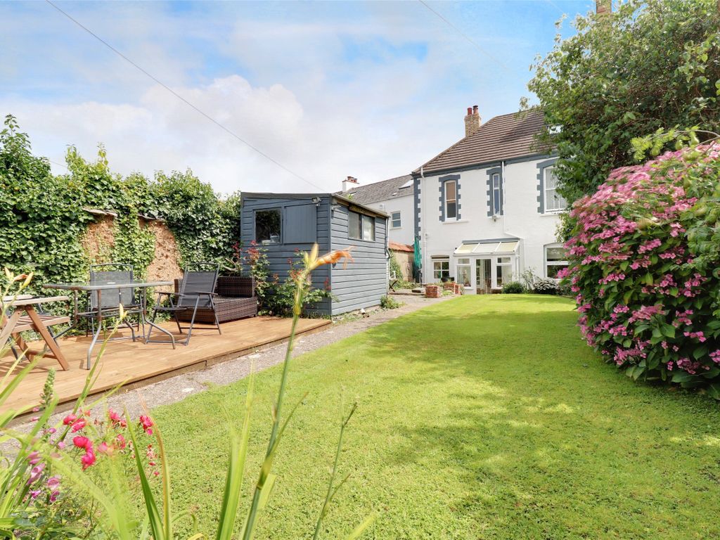 6 bed terraced house for sale in South Street, Braunton, Devon EX33, £