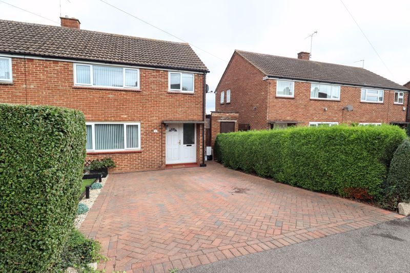 3 bed semidetached house for sale in Tattenhoe Lane, Bletchley, Milton