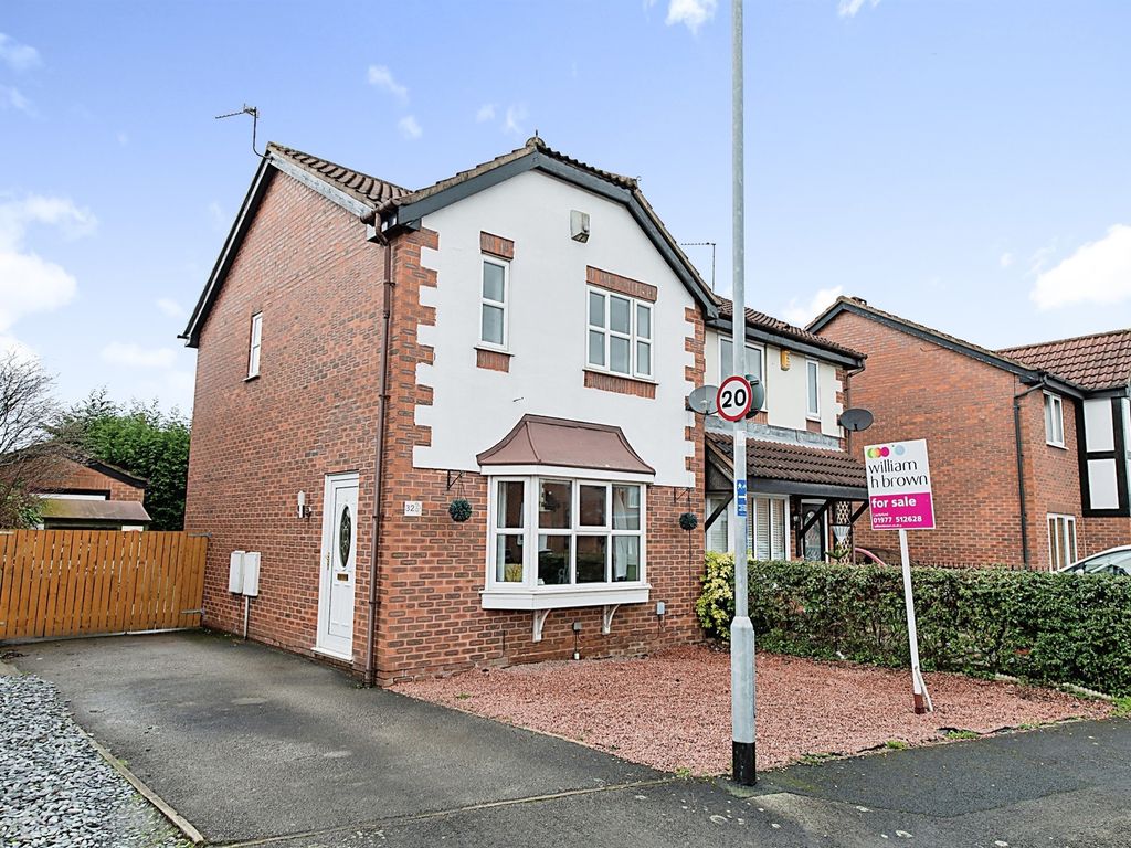 3 bed semidetached house for sale in Pinders Green Drive, Methley
