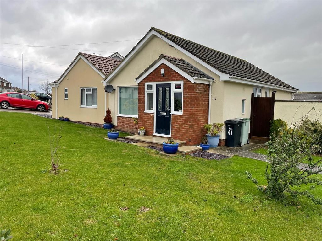 3 bed detached bungalow for sale in Old Mill Road, Woolavington