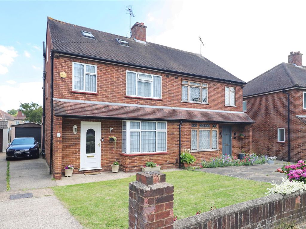 4 bed semidetached house for sale in Meadow View Road, Hayes End UB4