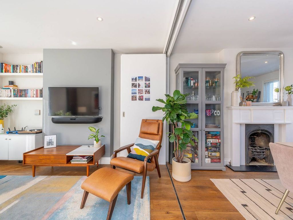 Heathfield Gardens, Chiswick, London W4  