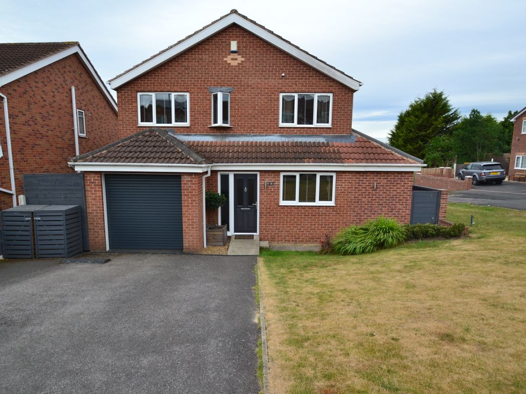 4 bed detached house for sale in Hemings Way, South Elmsall, Pontefract