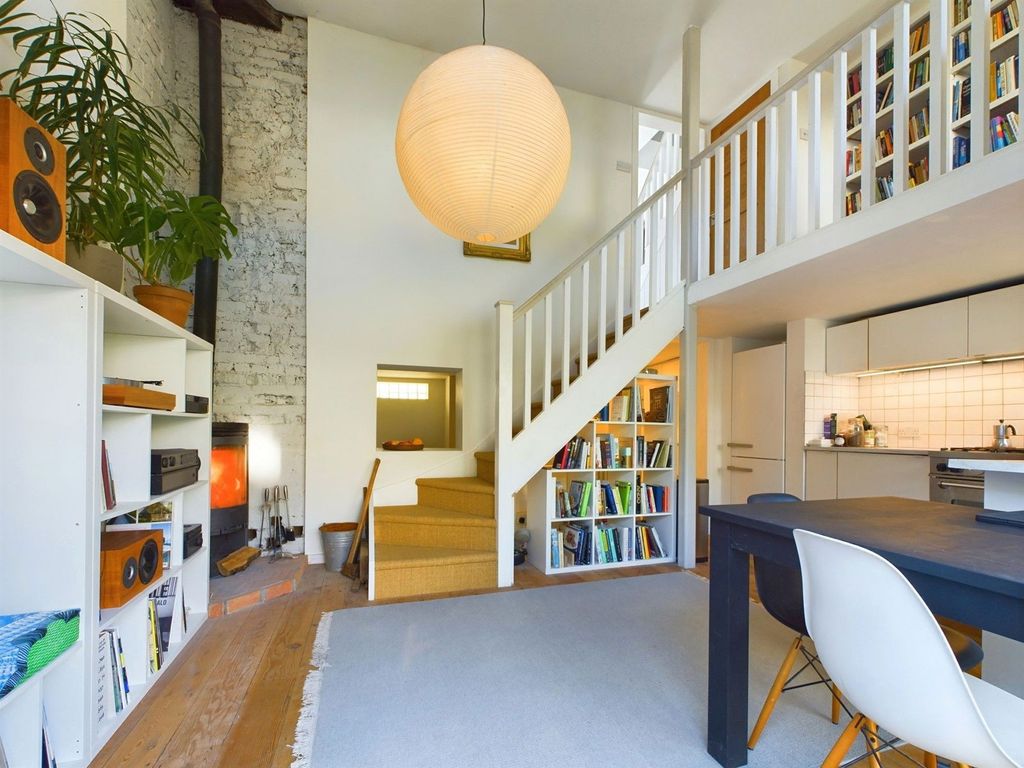 3 bed terraced house for sale in Roedale Road, Brighton BN1, £475,000