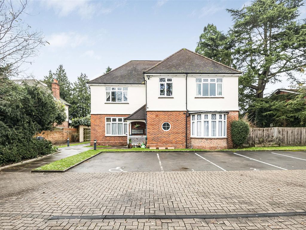 2 bed flat for sale in 155 Wokingham Road, Reading RG6, £250,000 Zoopla