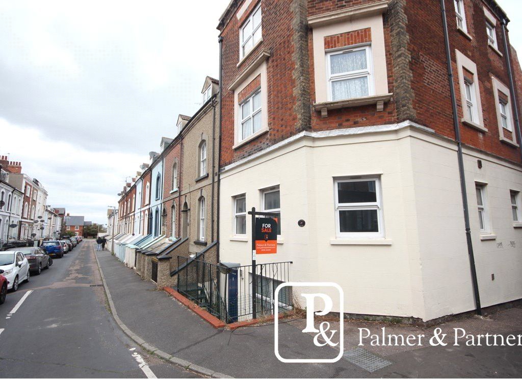 2 bed flat for sale in Victoria Street, Harwich, Essex CO12 Zoopla