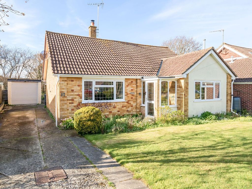 3 bed bungalow for sale in Cherry Close, Aldwick PO21, £425,000 Zoopla