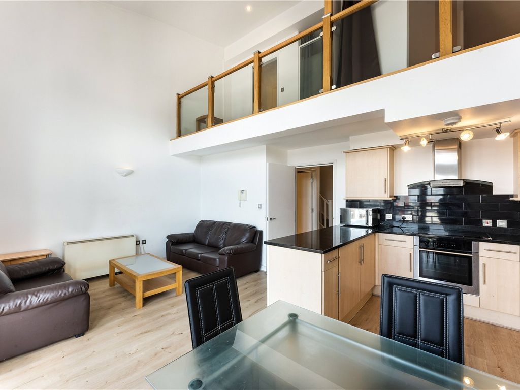 3 bed flat to rent in Calderwood Street, London SE18 Zoopla